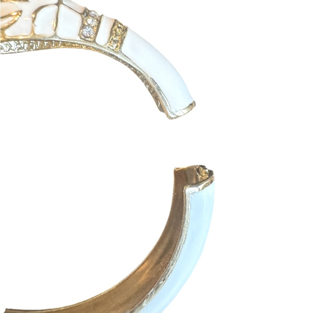 White Enamel Jaguar Clamper Bracelet - Picture 15 of 15